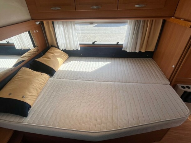 knaus-royale-580-uk-gulvvarme-truma-varme-k248yeseng-sittegruppe-seng-lav-seng-nytt-fortelt-2010-big-57