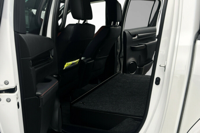 toyota-hilux-diesel-2023-big-28