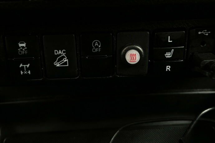 toyota-hilux-diesel-2023-big-31