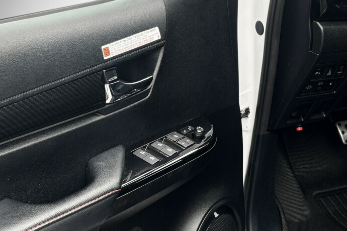 toyota-hilux-diesel-2023-big-29