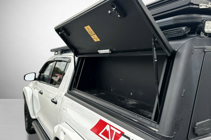 toyota-hilux-diesel-2023-big-8