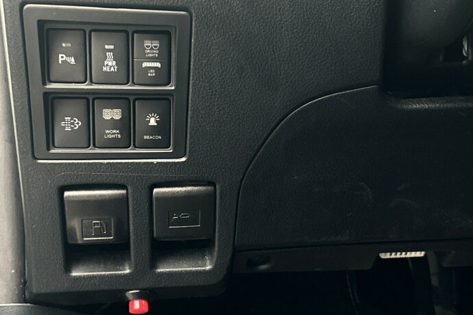 toyota-hilux-diesel-2023-big-30