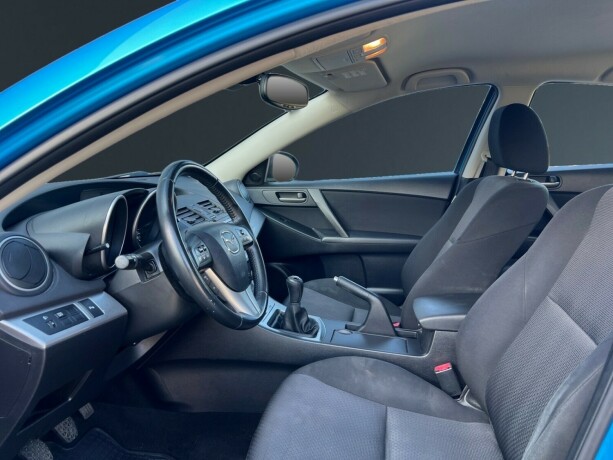 mazda-3-bensin-2009-big-9