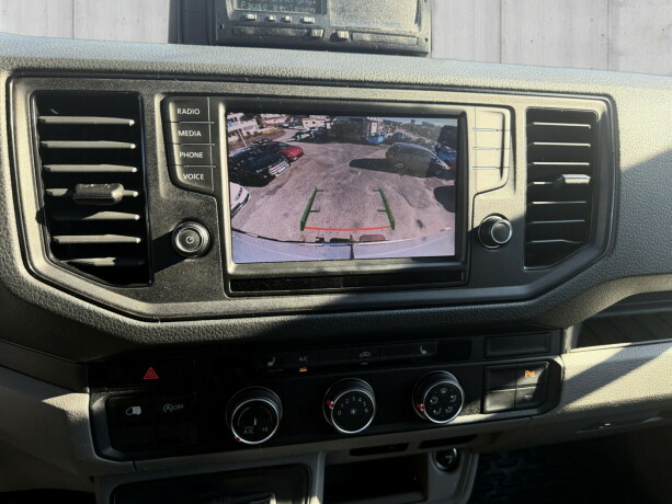 volkswagen-crafter-diesel-2019-big-14