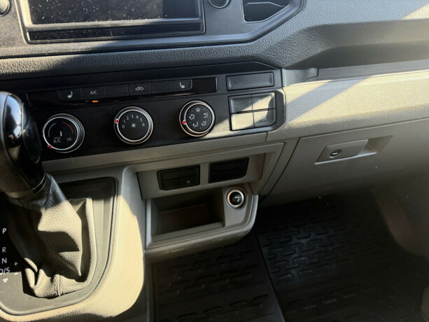 volkswagen-crafter-diesel-2019-big-11