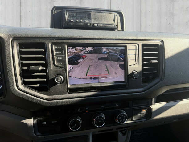 volkswagen-crafter-diesel-2019-big-13