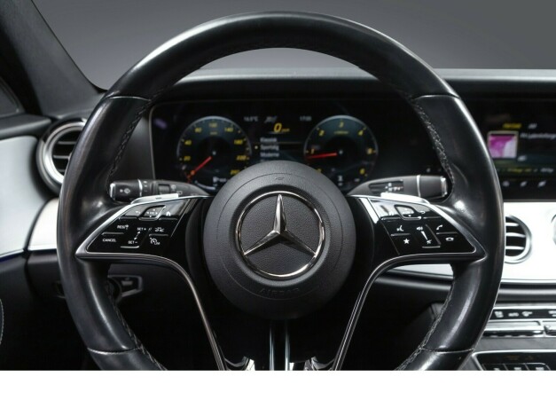 mercedes-benz-e220-d-diesel-2021-big-17