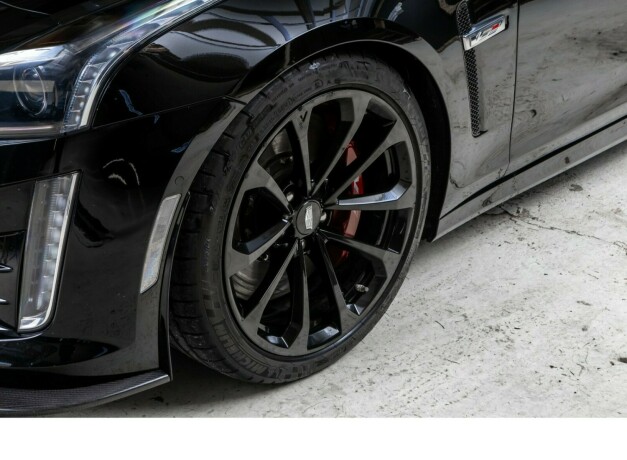 cadillac-cts-v-bensin-2016-big-9