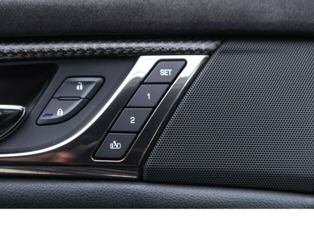 cadillac-cts-v-bensin-2016-big-29