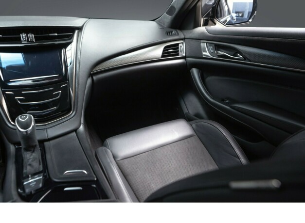 cadillac-cts-v-bensin-2016-big-17