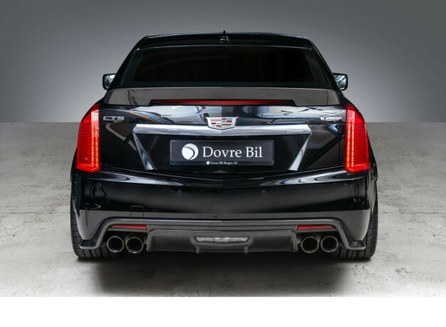 cadillac-cts-v-bensin-2016-big-6