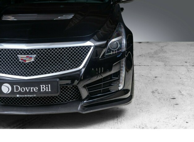 cadillac-cts-v-bensin-2016-big-3