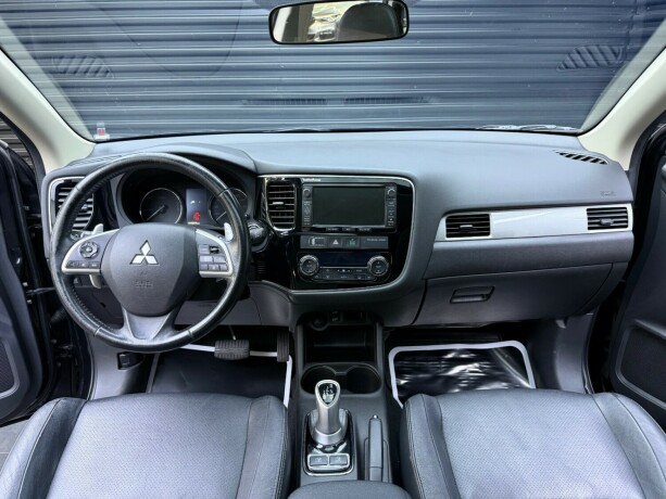 mitsubishi-outlander-elektrisitetbensin-2015-big-8