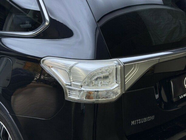 mitsubishi-outlander-elektrisitetbensin-2015-big-6