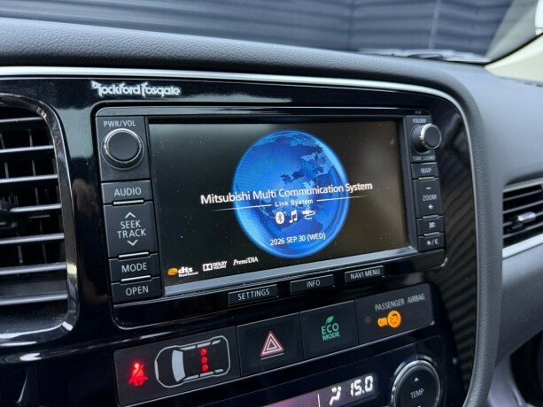 mitsubishi-outlander-elektrisitetbensin-2015-big-17