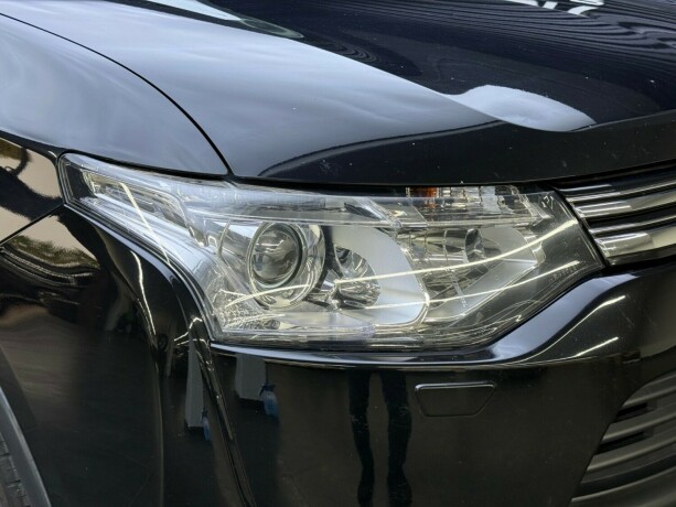 mitsubishi-outlander-elektrisitetbensin-2015-big-3