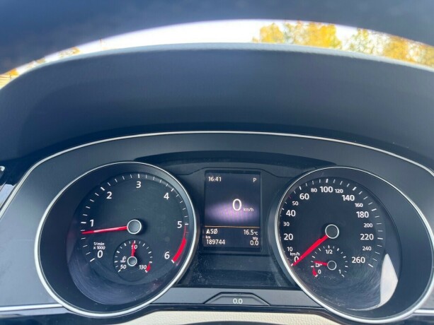 volkswagen-passat-alltrack-diesel-2016-big-14