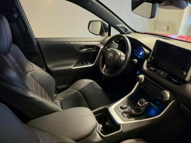 toyota-rav4-plug-in-petrol-2020-big-14