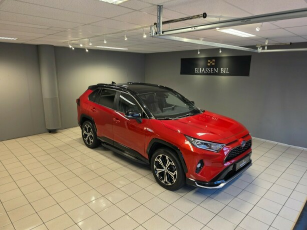 toyota-rav4-plug-in-petrol-2020-big-1