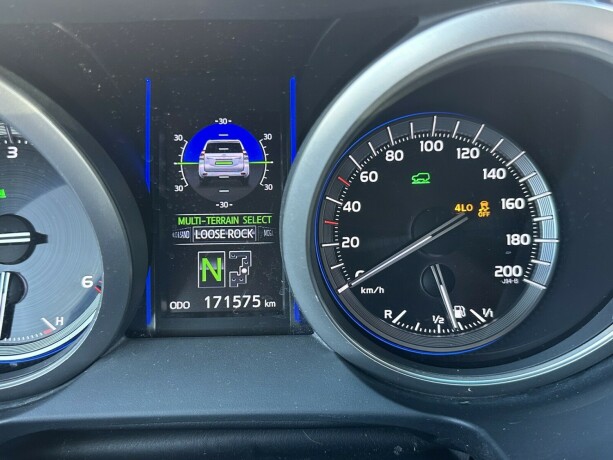 toyota-land-cruiser-diesel-2014-big-18