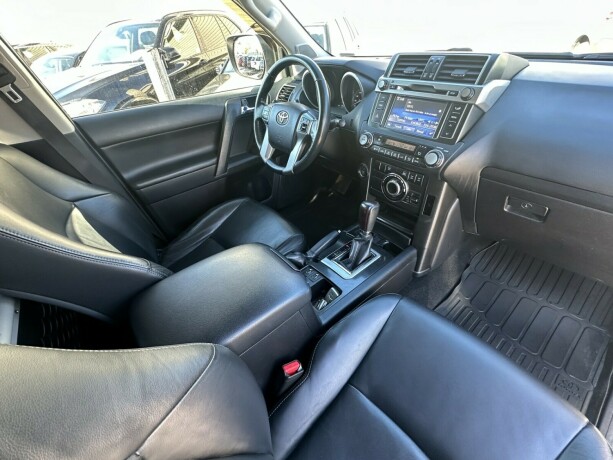 toyota-land-cruiser-diesel-2014-big-9