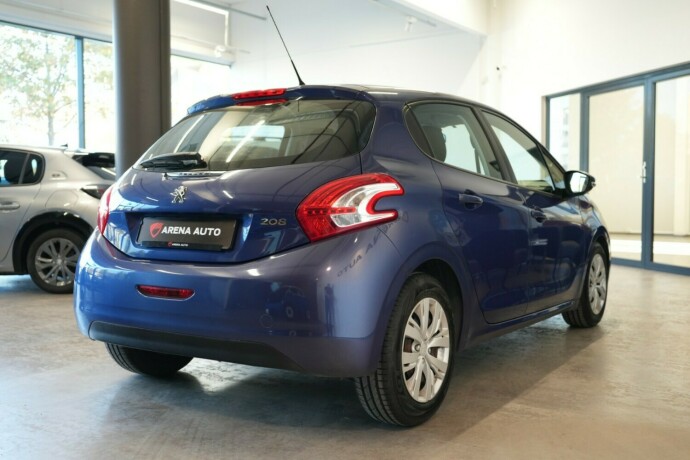 peugeot-208-diesel-2012-big-4