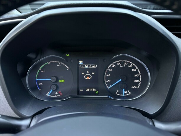 toyota-yaris-elektrisitetbensin-2019-big-14