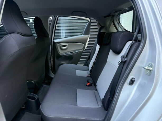 toyota-yaris-elektrisitetbensin-2019-big-27