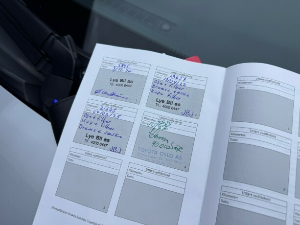 toyota-yaris-elektrisitetbensin-2019-big-31