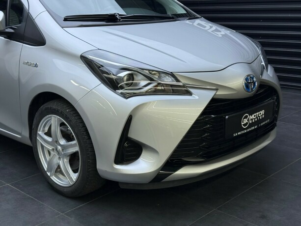 toyota-yaris-elektrisitetbensin-2019-big-2