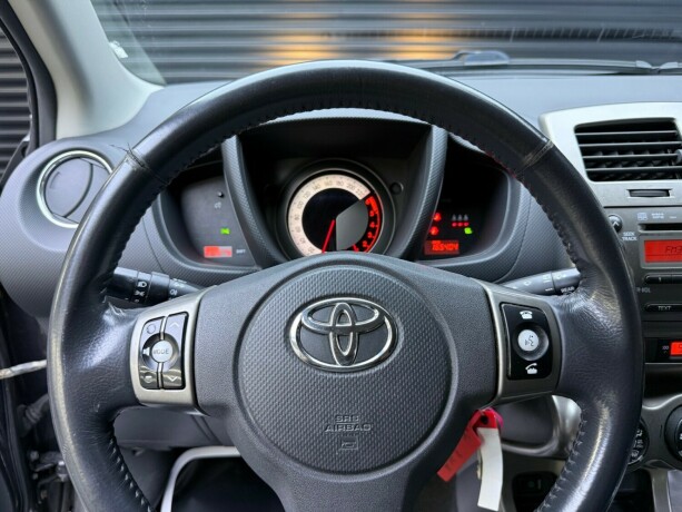 toyota-urban-cruiser-diesel-2014-big-12