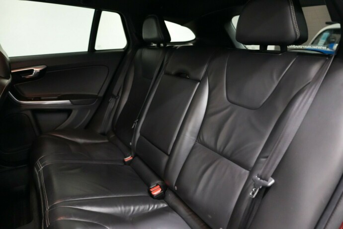 volvo-v60-diesel-2014-big-16