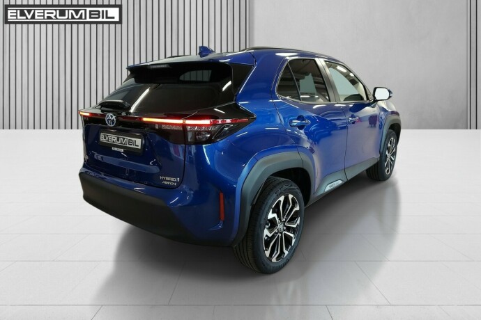 toyota-yaris-cross-elektrisitetbensin-2023-big-6