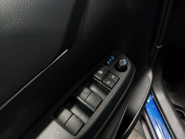 toyota-yaris-cross-elektrisitetbensin-2023-big-23
