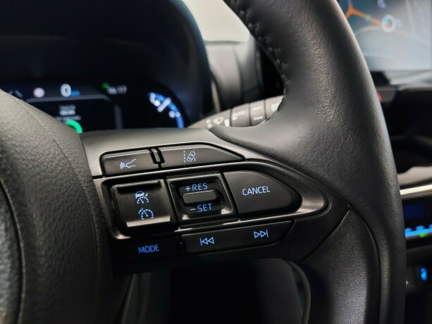 toyota-yaris-cross-elektrisitetbensin-2023-big-30