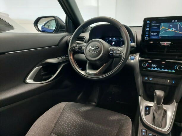 toyota-yaris-cross-elektrisitetbensin-2023-big-24