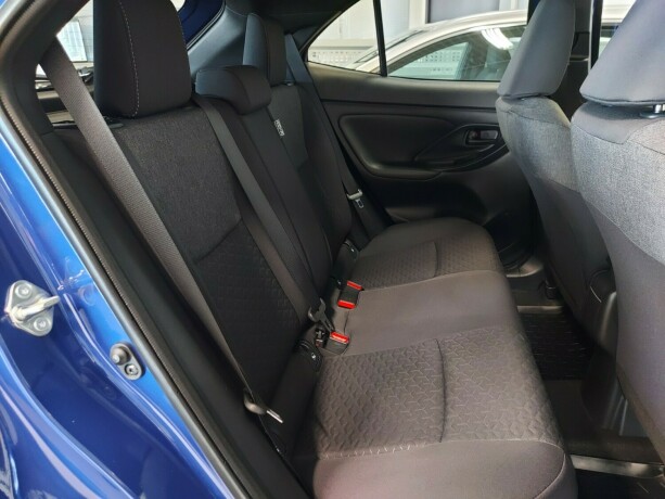 toyota-yaris-cross-elektrisitetbensin-2023-big-22