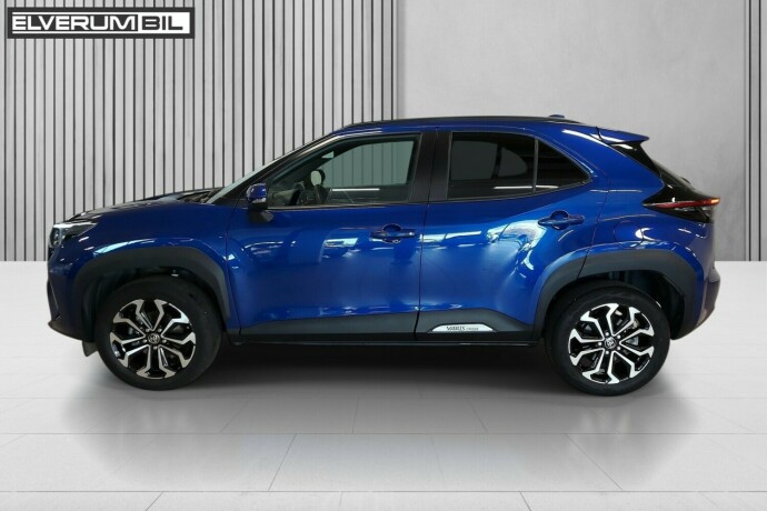 toyota-yaris-cross-elektrisitetbensin-2023-big-12