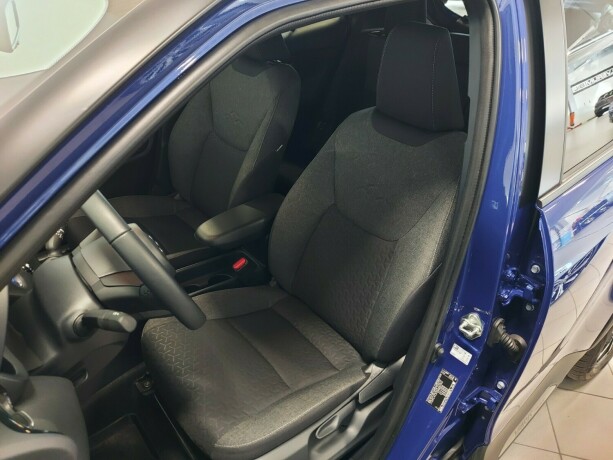 toyota-yaris-cross-elektrisitetbensin-2023-big-17