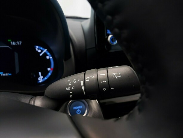 toyota-yaris-cross-elektrisitetbensin-2023-big-31