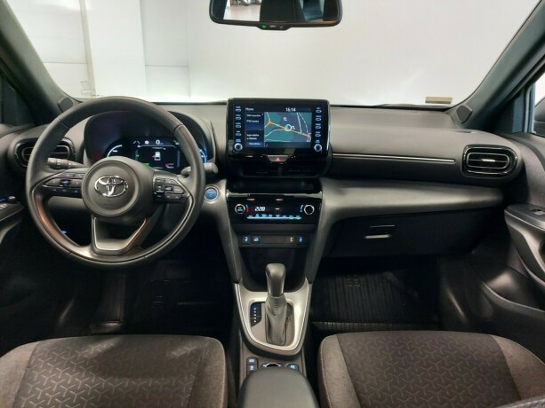 toyota-yaris-cross-elektrisitetbensin-2023-big-25