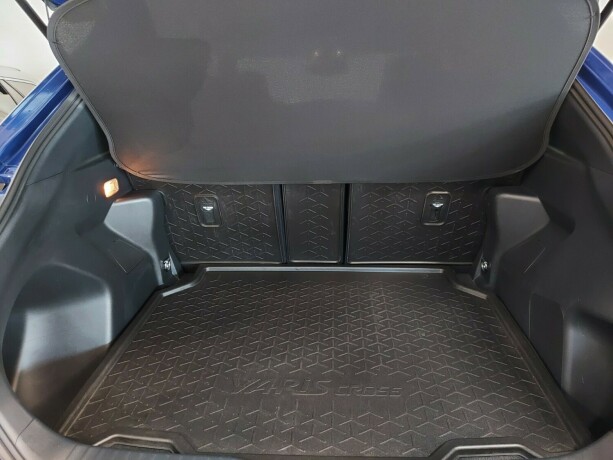 toyota-yaris-cross-elektrisitetbensin-2023-big-21