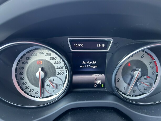 mercedes-benz-cla180-bensin-2015-big-20