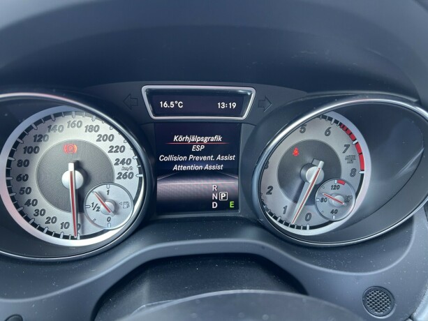 mercedes-benz-cla180-bensin-2015-big-21