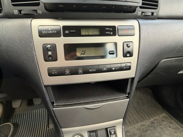 toyota-corolla-bensin-2003-big-16