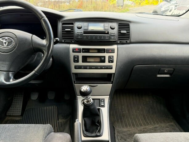 toyota-corolla-bensin-2003-big-18