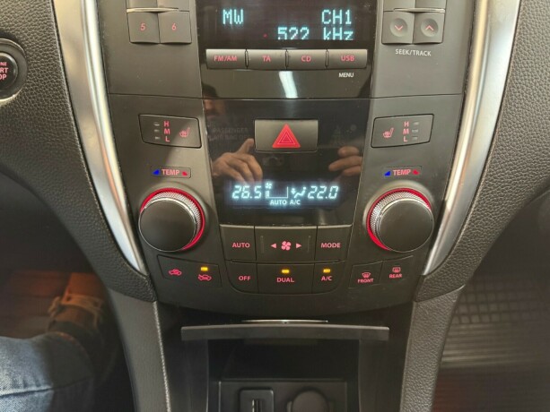 suzuki-kizashi-bensin-2010-big-15