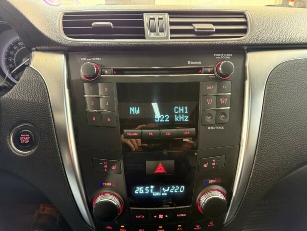 suzuki-kizashi-bensin-2010-big-14