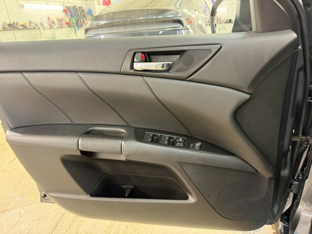 suzuki-kizashi-bensin-2010-big-27
