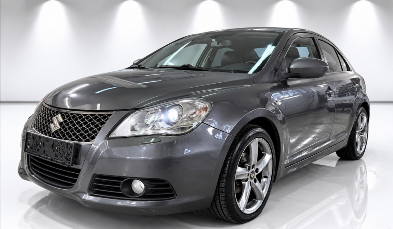 suzuki-kizashi-bensin-2010-big-0